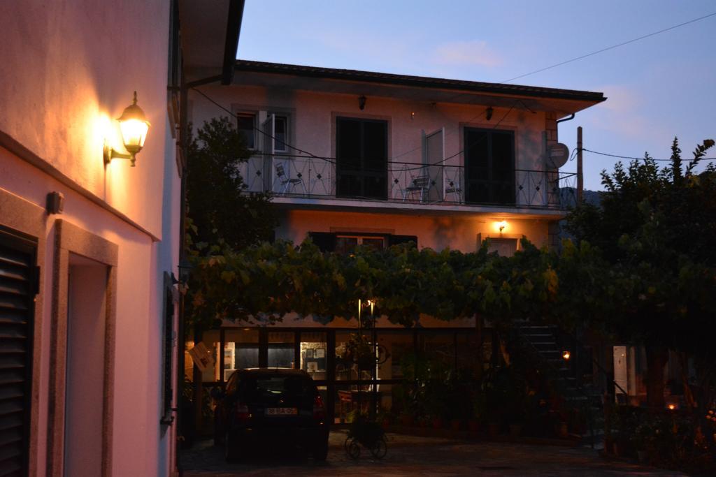 Dos Santos Alojamento Gerês Exterior foto